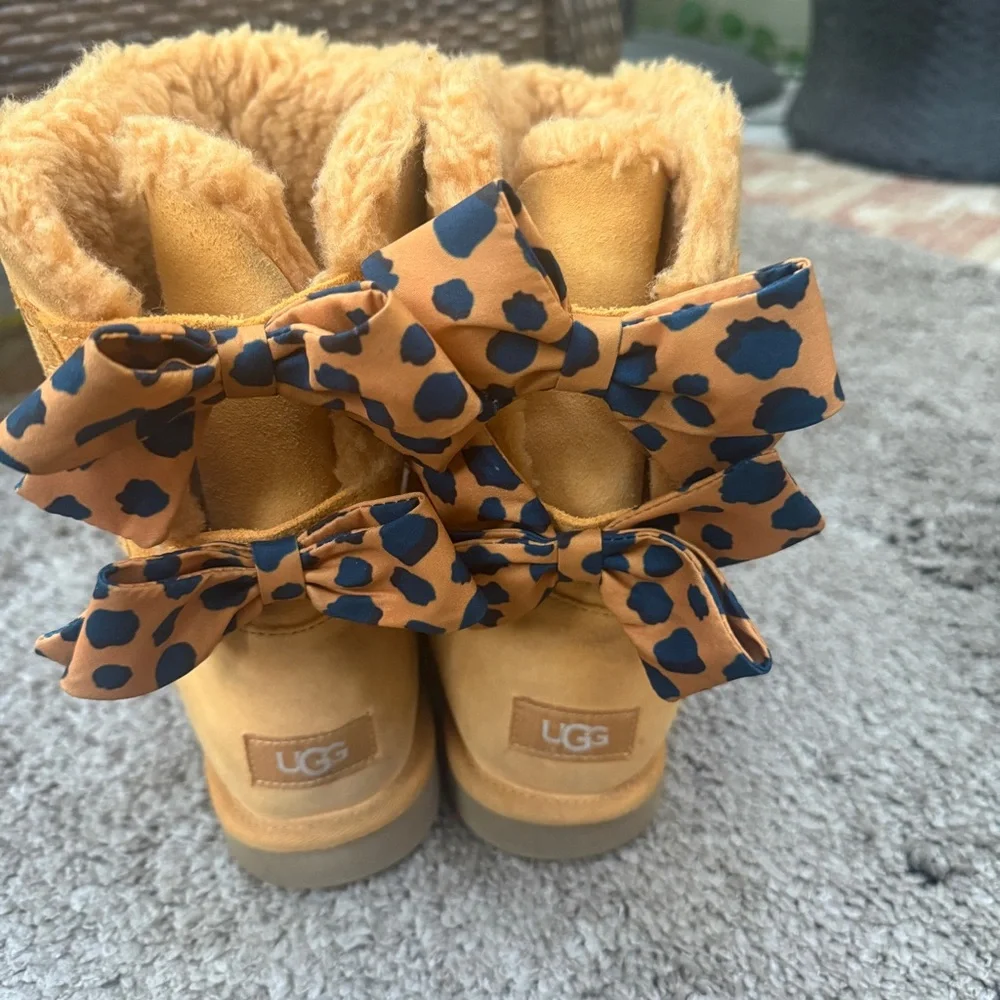 UGG BAILEY BOW RETRO SPOTS SWEET POTATO SUEDE WINTER WOMEN'S BOOTS SIZE US 8 - Picture 2 of 10